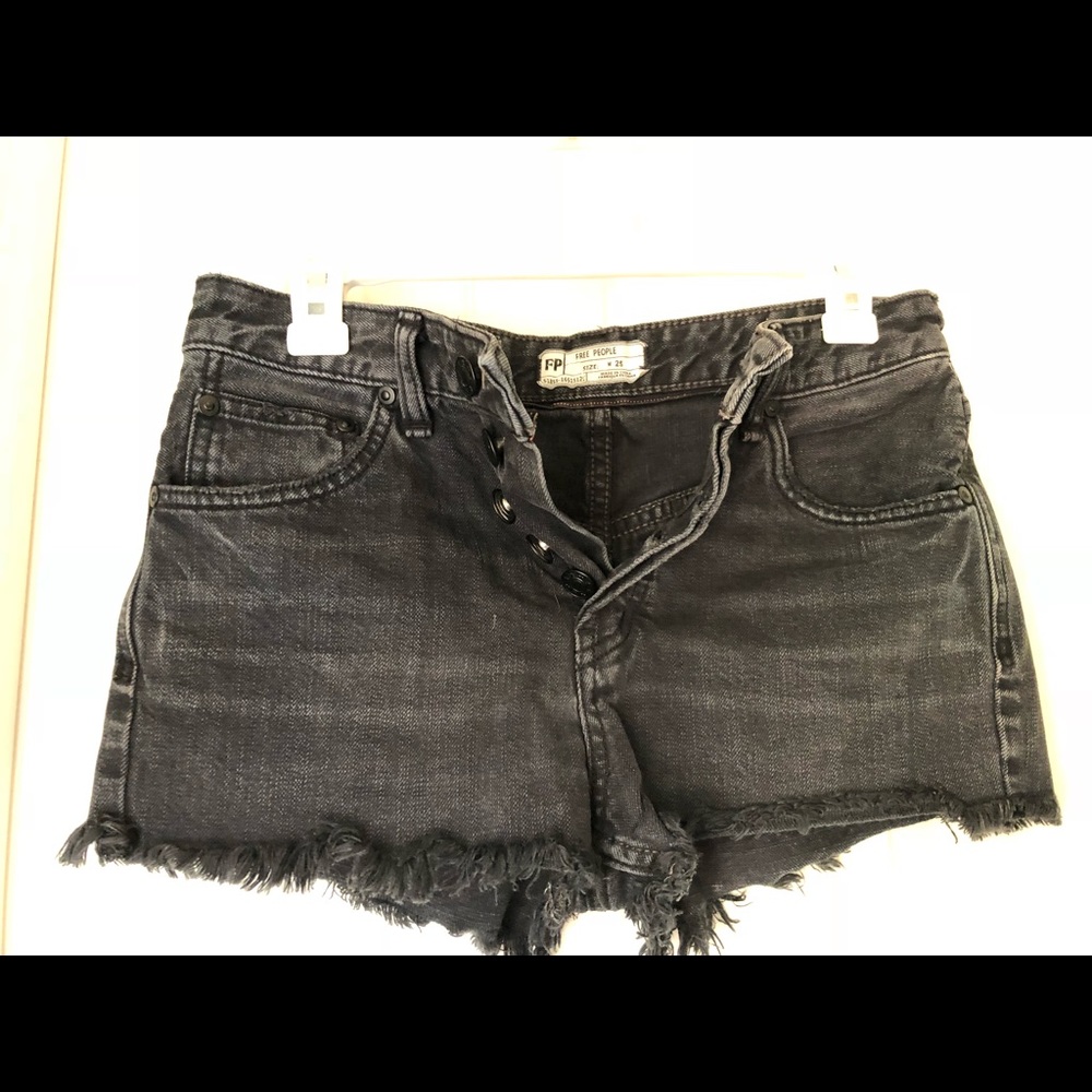 Super high-waisted shorts
